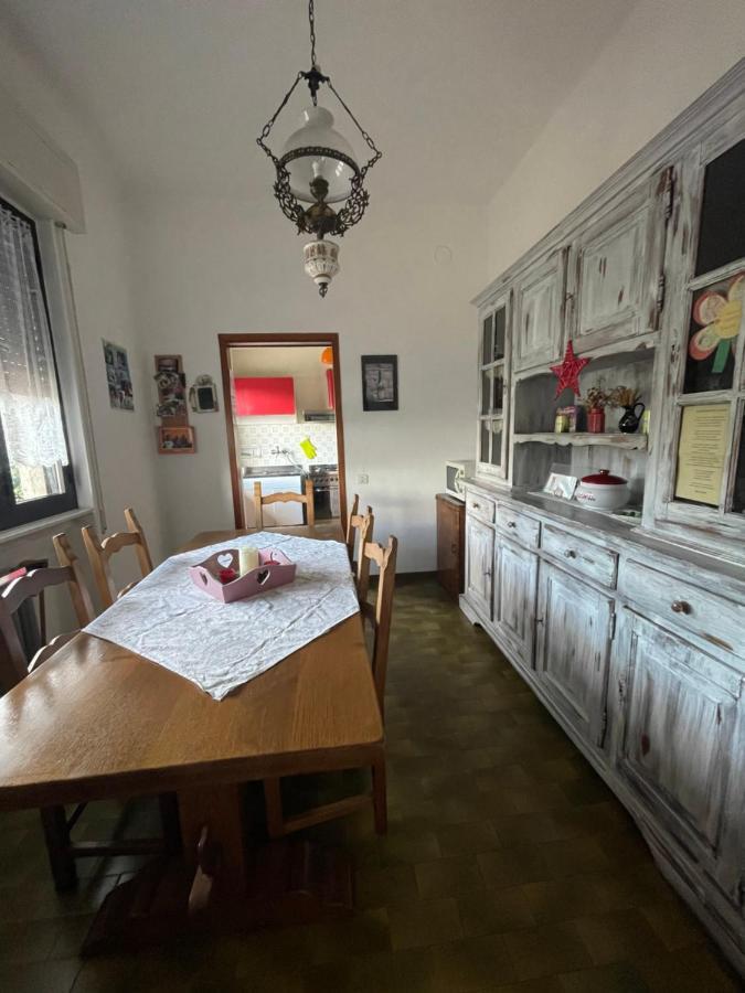 Grandma'S Garden House Villa Angera Exterior photo